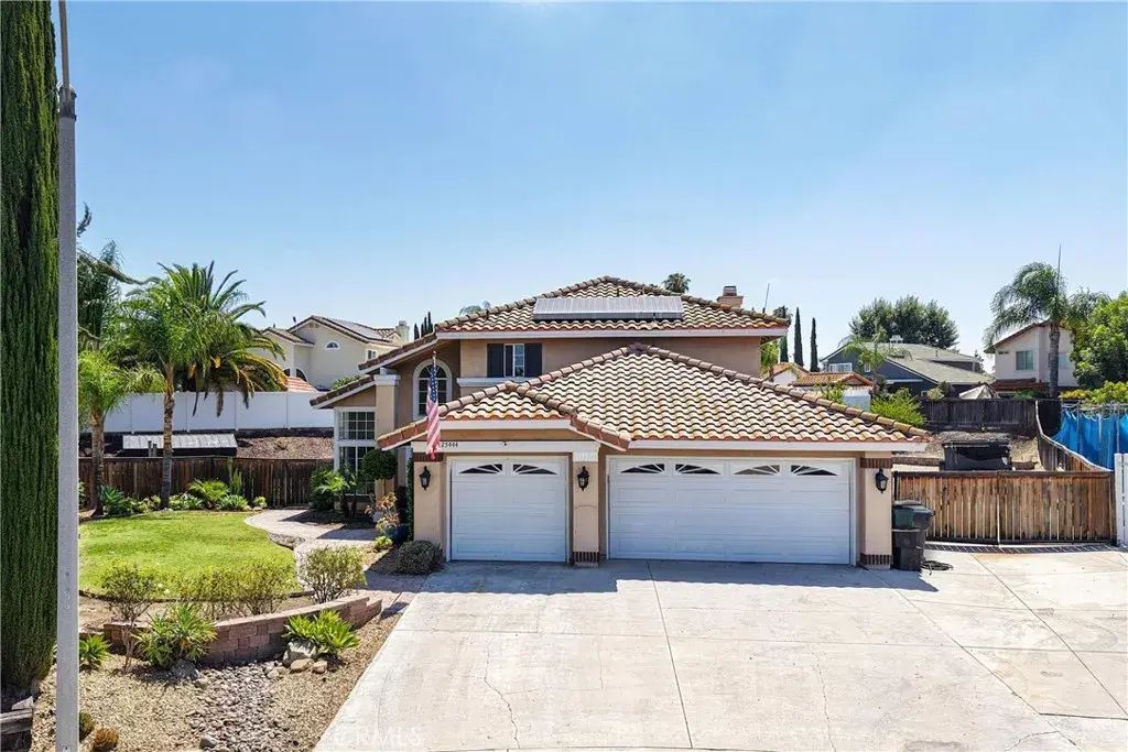 25444 Clover Glen Circle, Murrieta