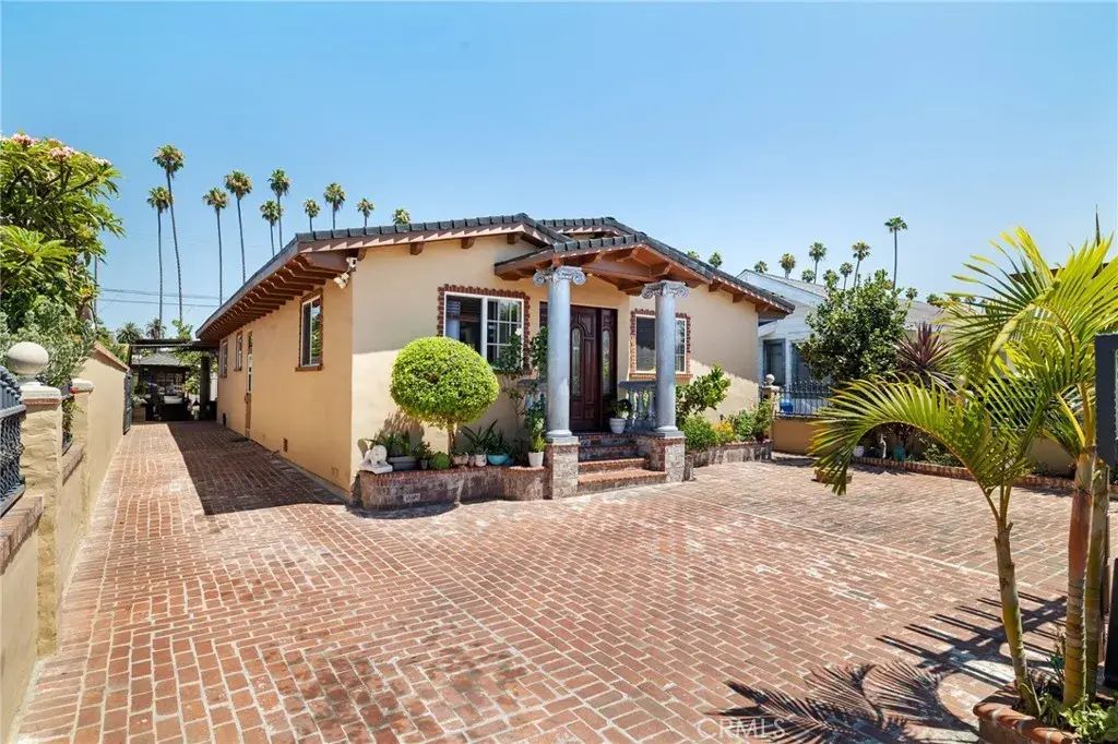 1729 W 51st Place, Los Angeles