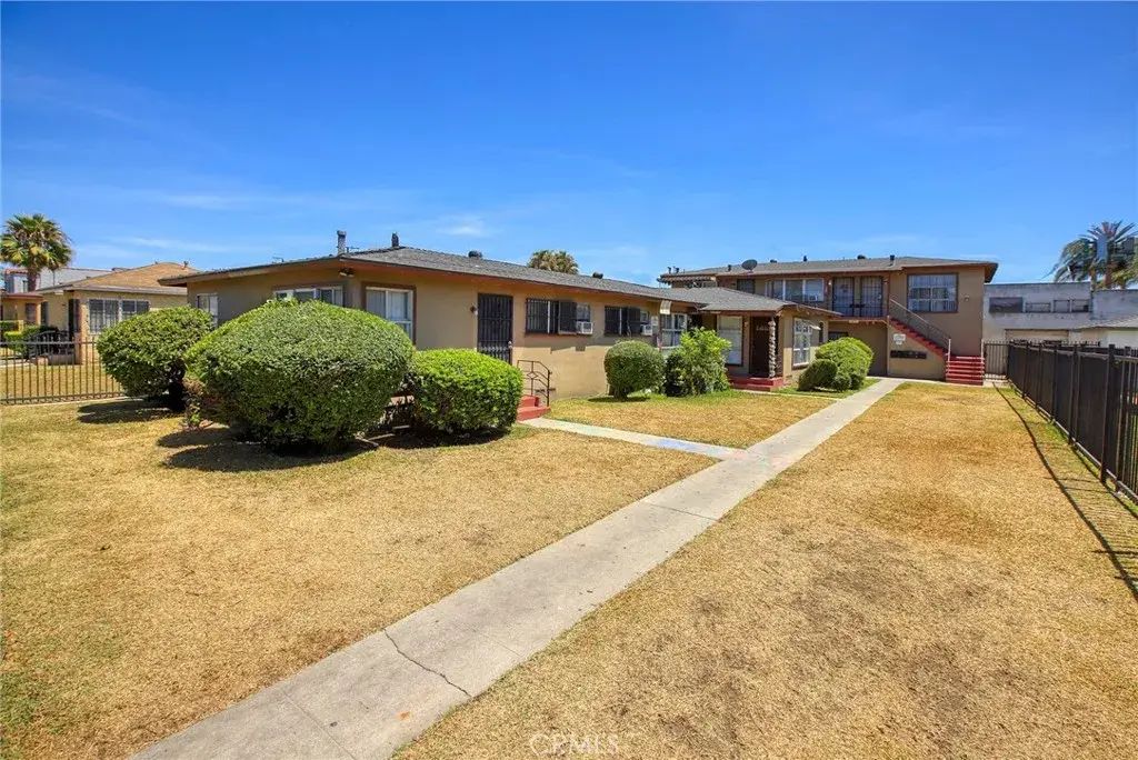 436 W Magnolia Street, Compton