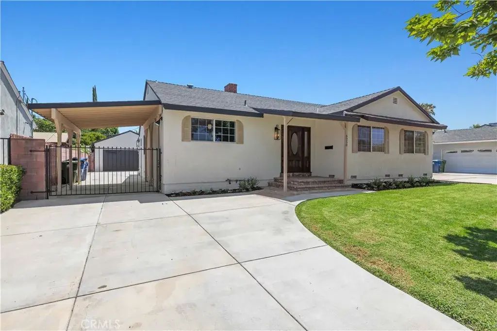 6250 Tunney Avenue, Tarzana