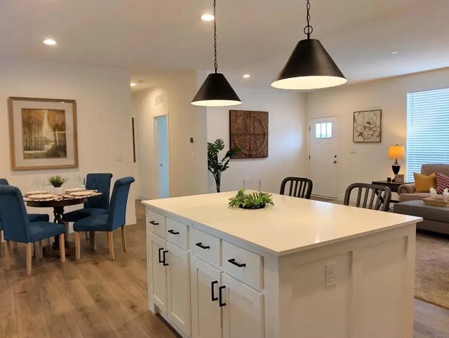 718 Sycamore 170, Vista