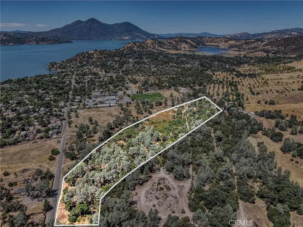14142 Burns Valley, Clearlake