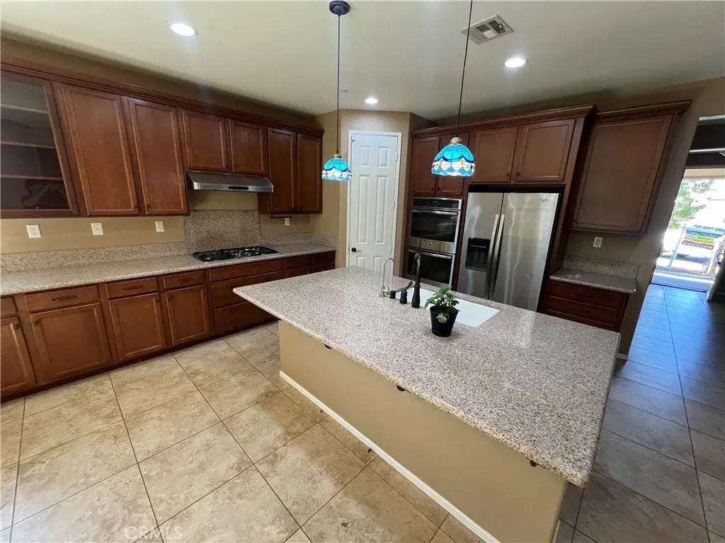 29501 Mascot, Lake Elsinore