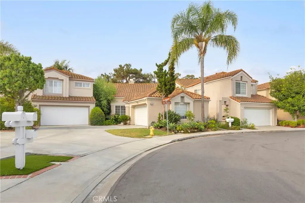 6 Del Italia, Irvine