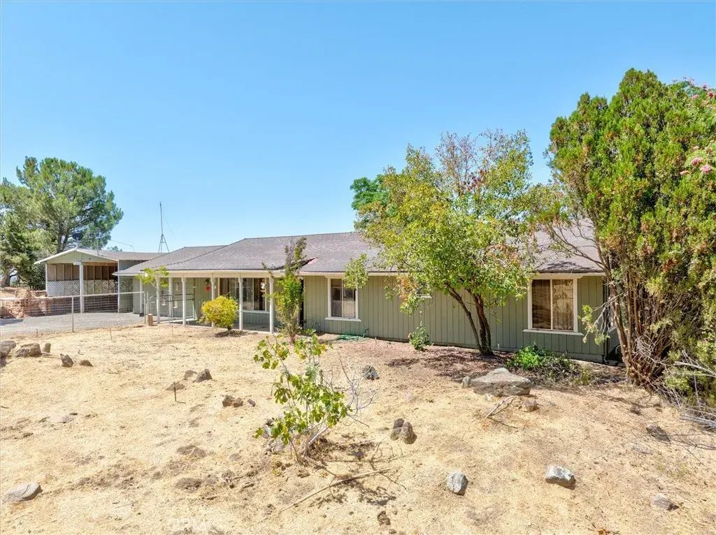 37876 Road 600, Raymond
