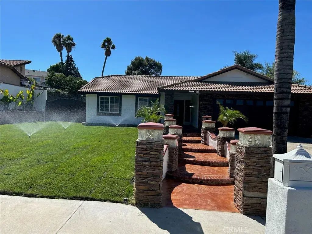 8138 Camelot Road, Riverside