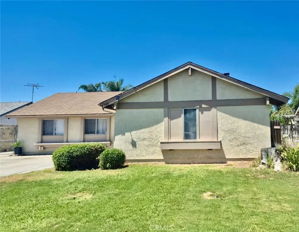 6789 Green Avenue, Riverside