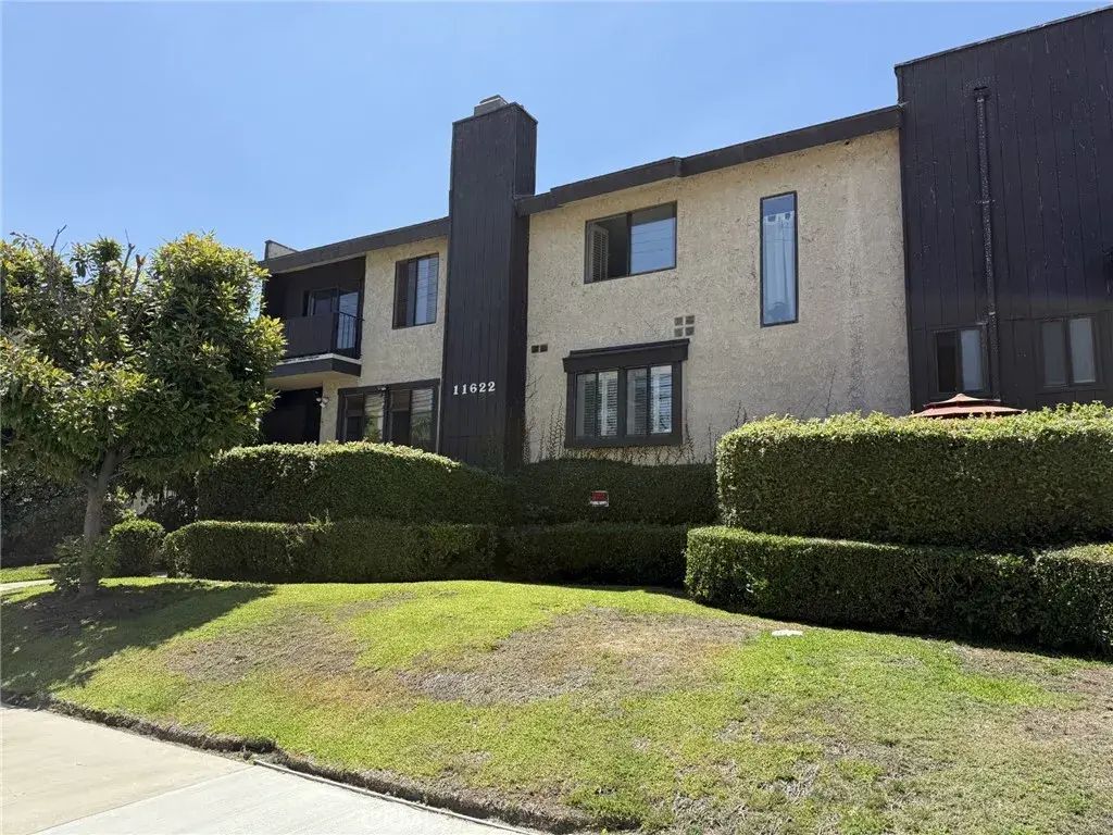 11622 Moorpark Street 6, Studio City