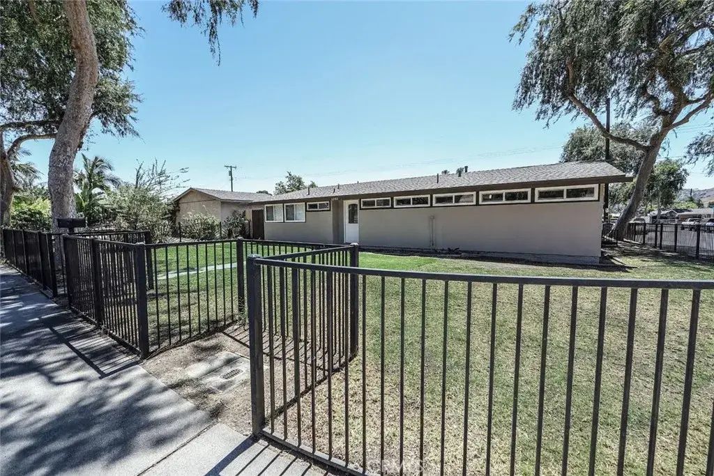 2292 Academy Avenue, Pomona