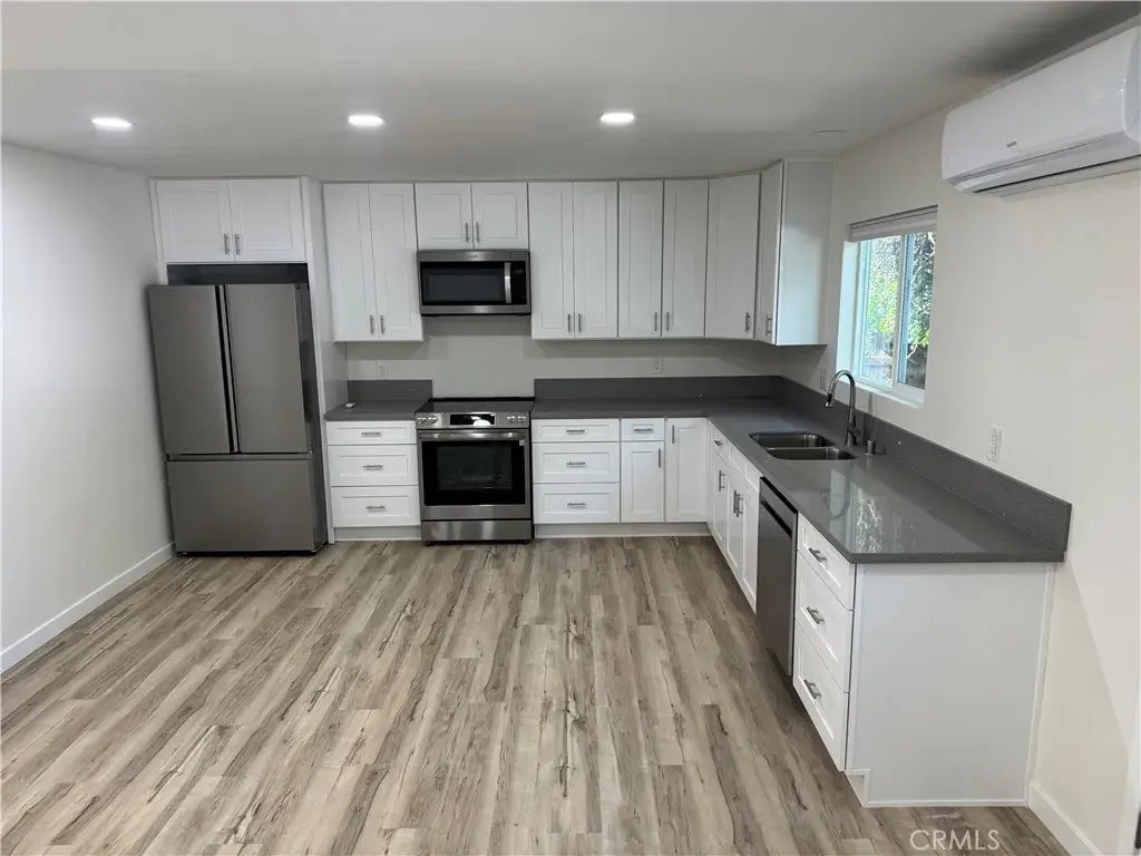 555 W California Avenue, Vista