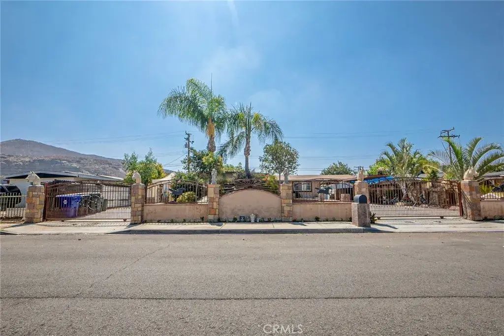 3200 Apple Avenue, Jurupa Valley
