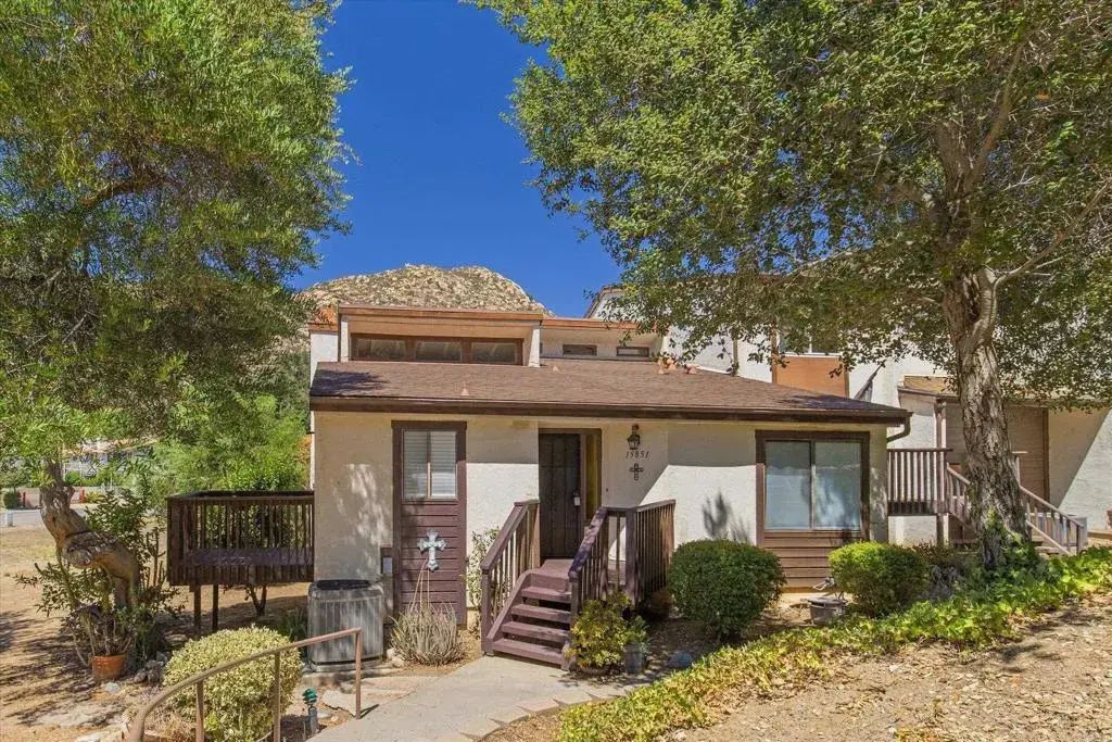 15851 Davis Cup Lane, Ramona