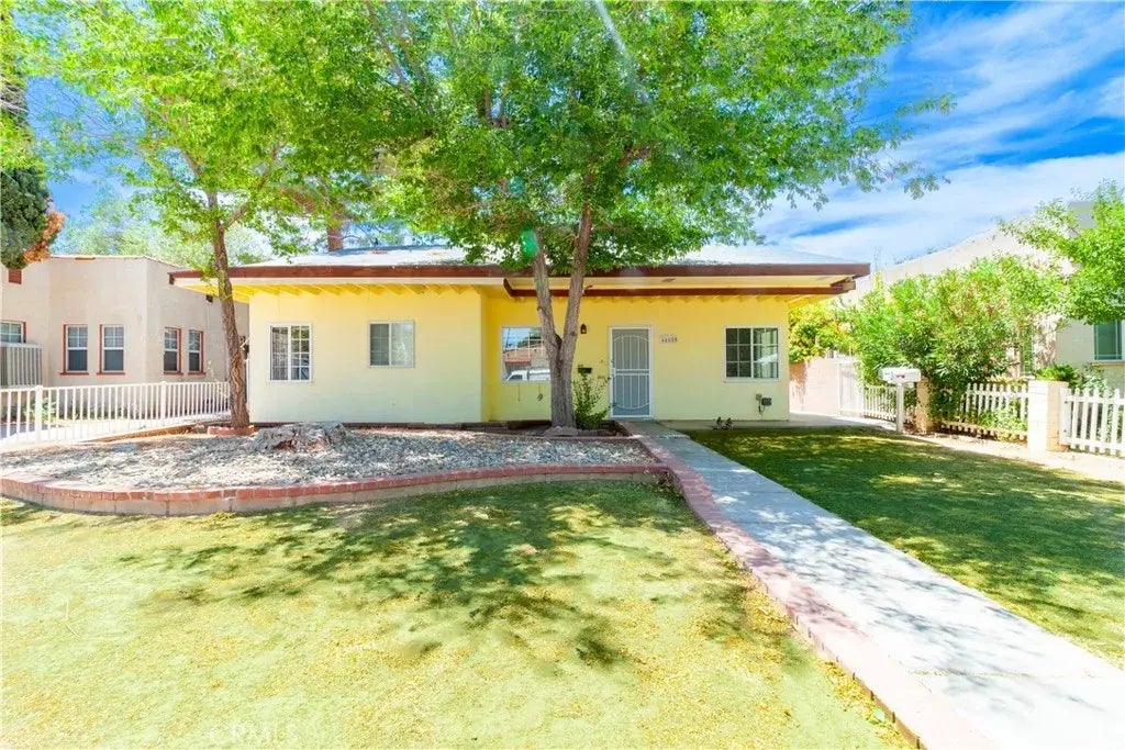 44655 Fig Avenue, Lancaster