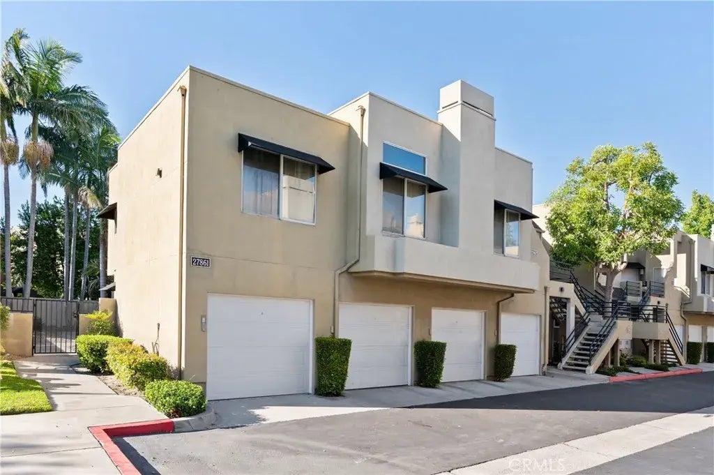 27861 Auburn 97, Mission Viejo