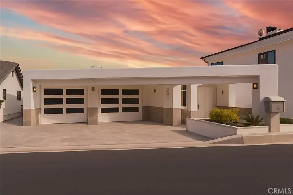 5220 Medina Road, Woodland Hills