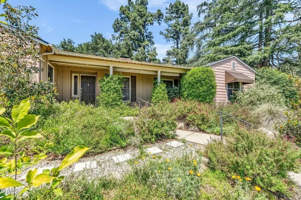 1313 E Palm Street, Altadena
