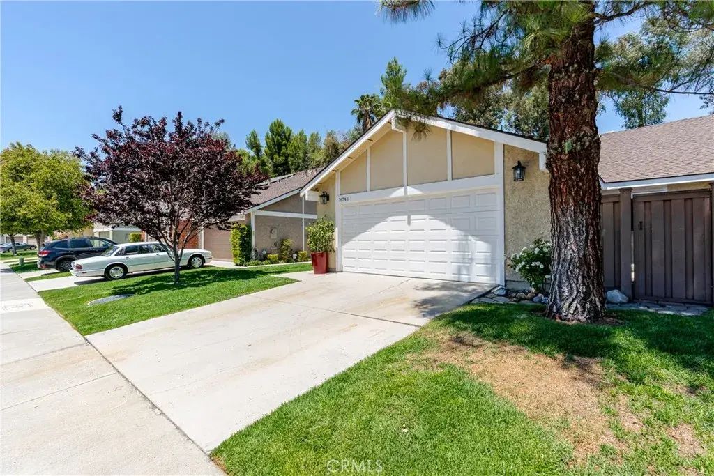 16743 Highfalls Street, Canyon Country