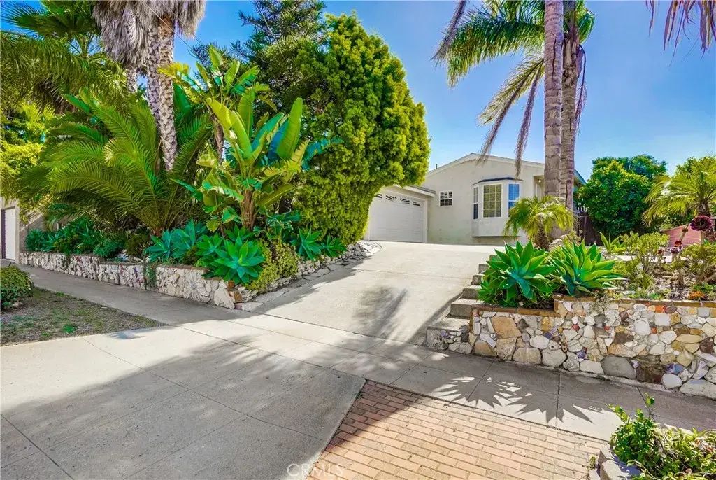 851 W Hamilton Avenue, San Pedro