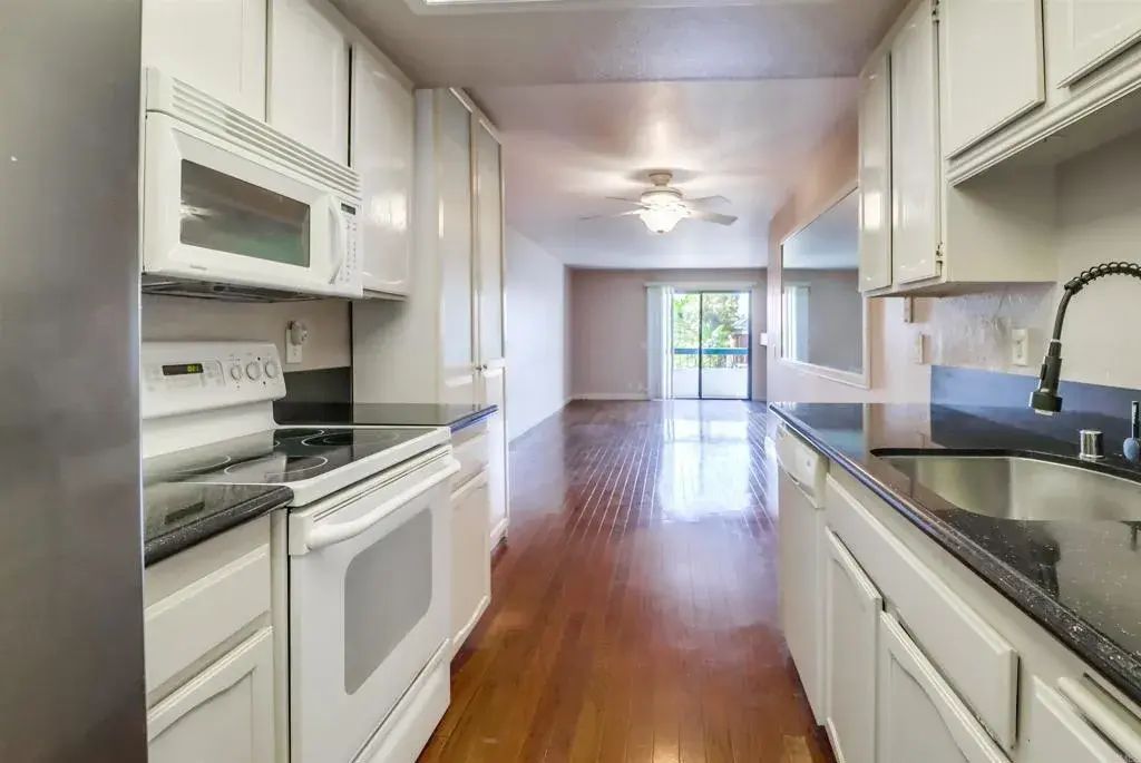 2560 C Street 20, 