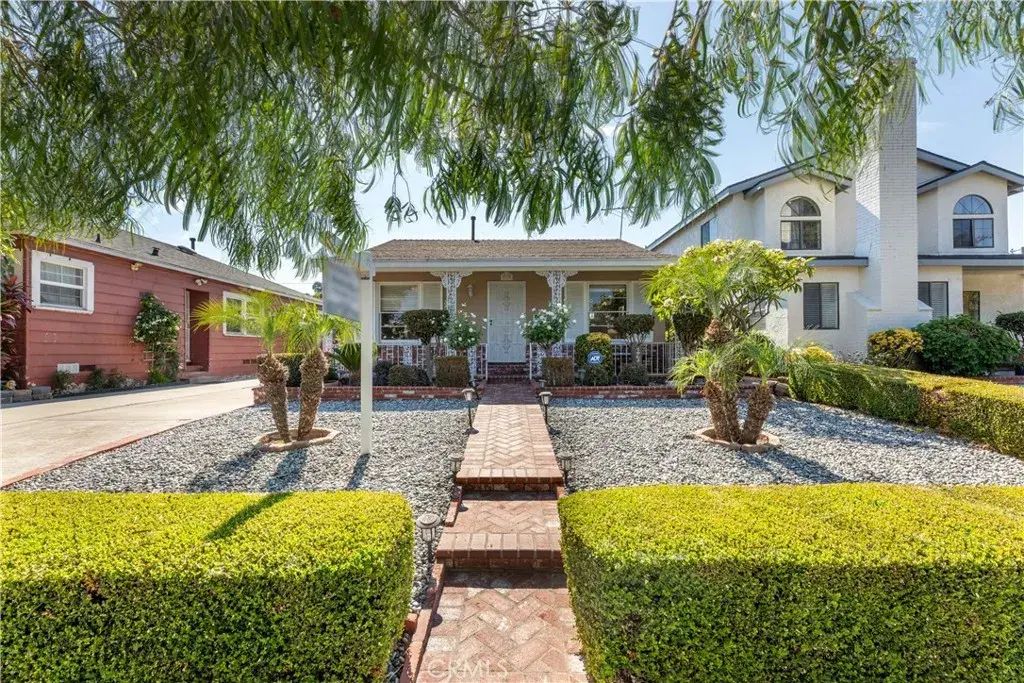 3139 Chestnut Avenue, Long Beach