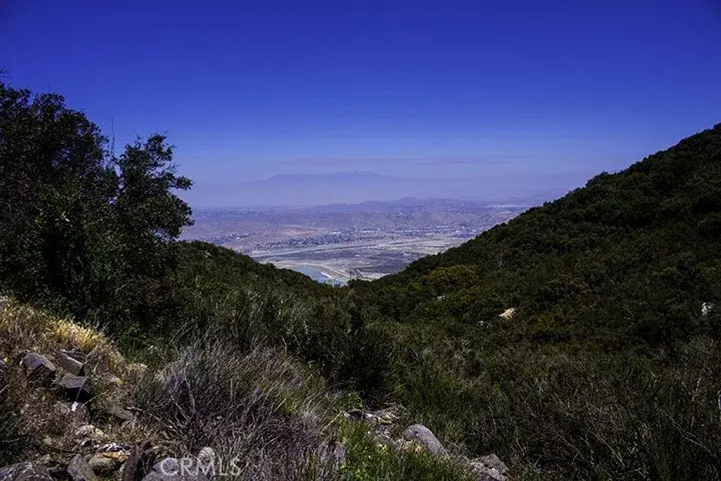 34550 S. Main Divide, Lake Elsinore