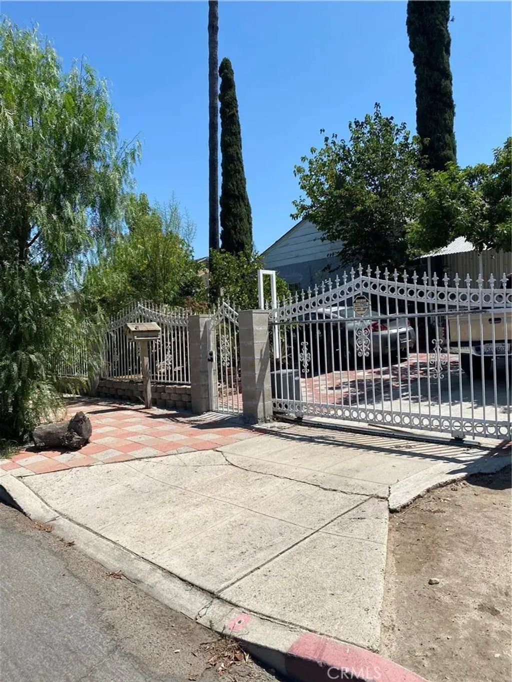 7660 Radford Avenue, North Hollywood