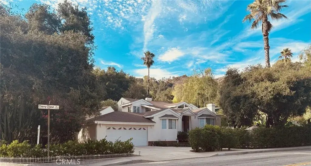 2255 E Chevy Chase Drive, Glendale