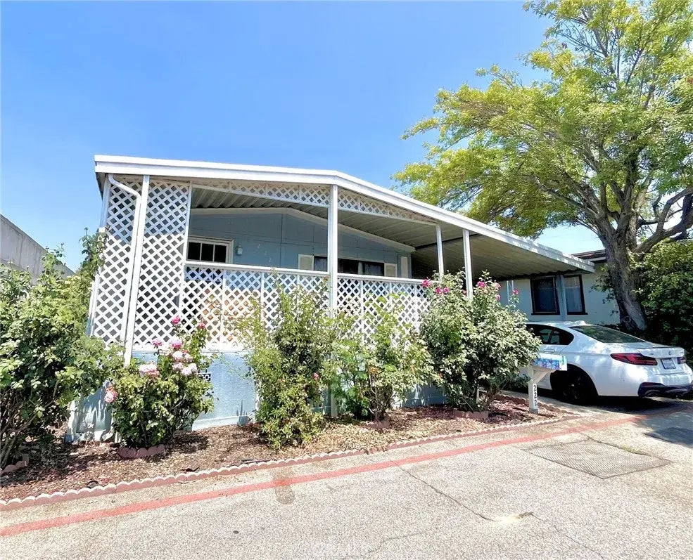 15445 Cobalt 222, Sylmar