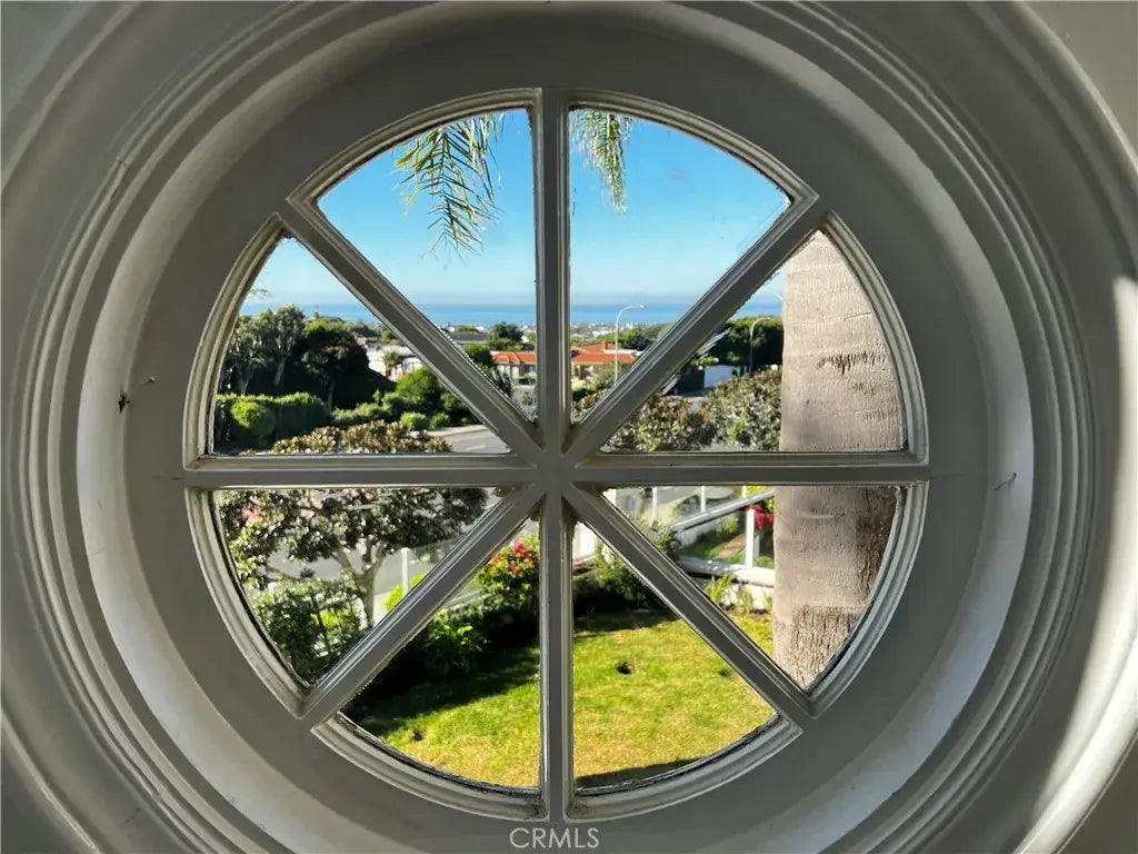 19 Harbor Pointe, Corona Del Mar