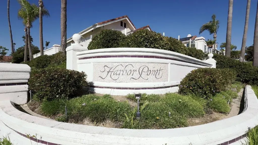 19 Harbor Pointe, Corona Del Mar