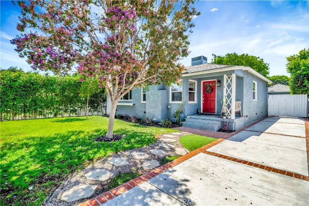 6455 Densmore Avenue, Lake Balboa