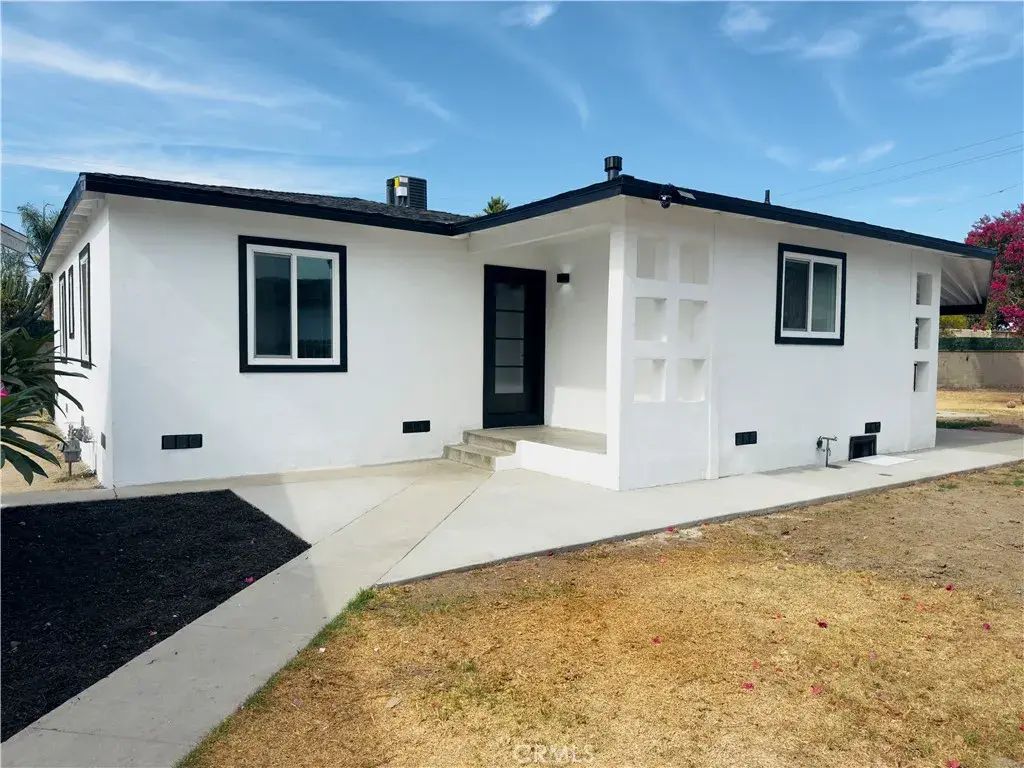 8827 West Boulevard, Pico Rivera