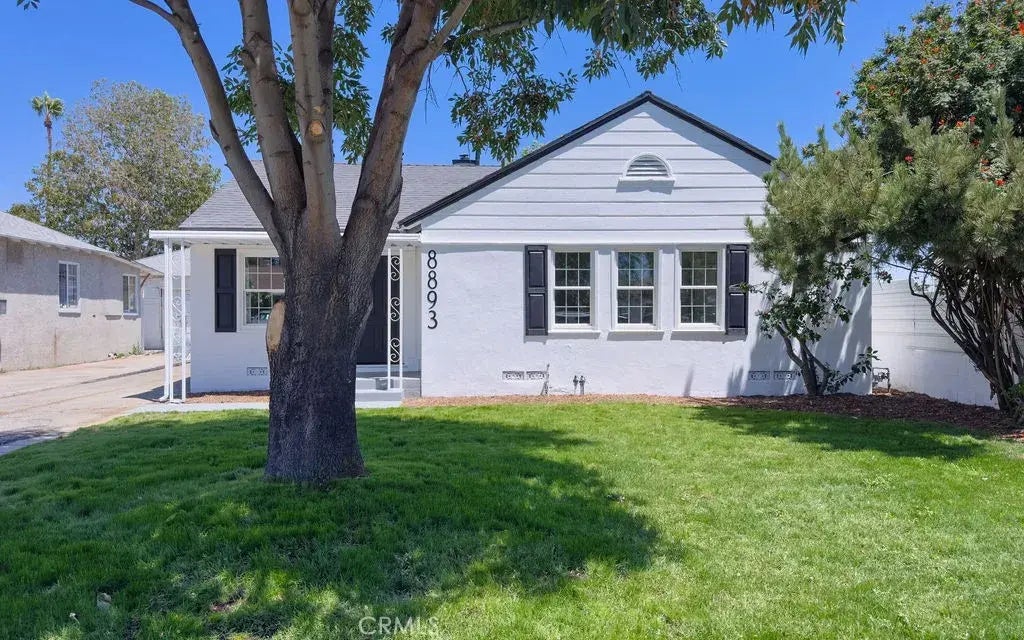 8893 Nuevo Avenue, Fontana