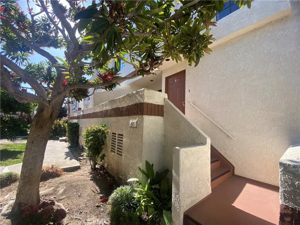 2931 Plaza Del Amo 60, Torrance