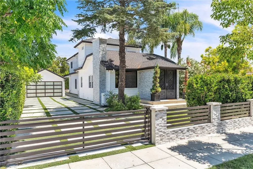 238 S Lincoln Street, Burbank