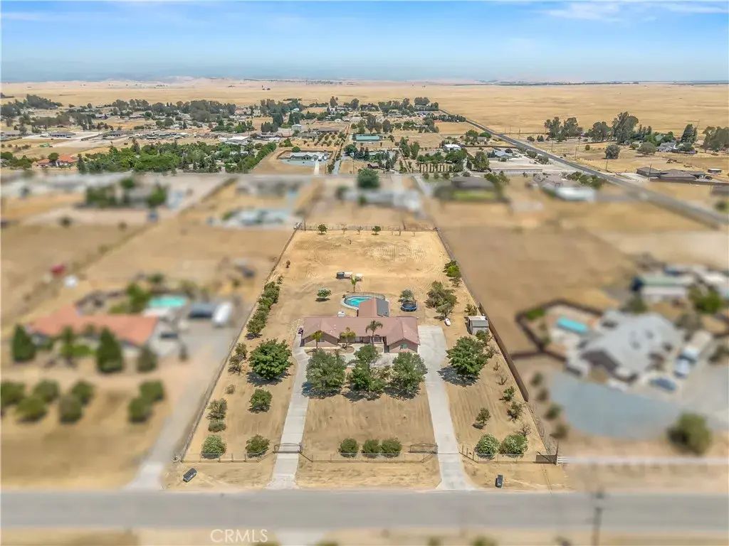 16099 Karen Road, Madera