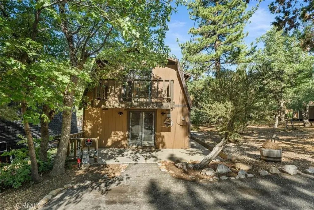 755 Holmes Lane, Sugarloaf