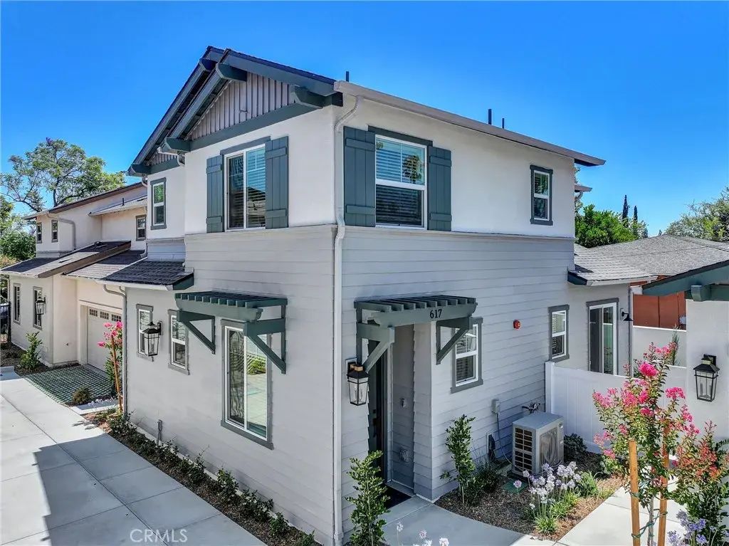 617 E Walnut Avenue, Monrovia