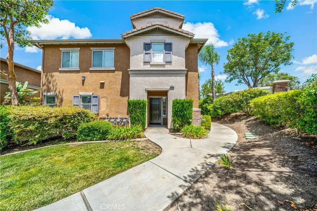 26313 Arboretum Way 201, Murrieta