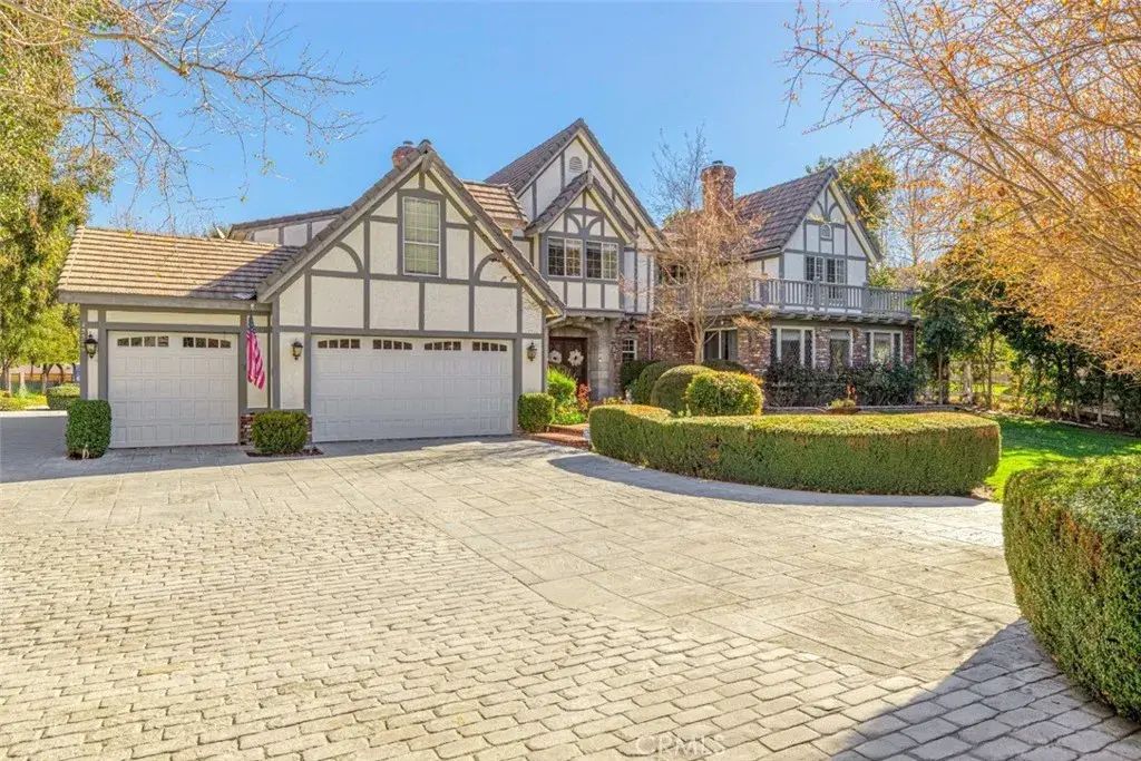 15529 Saddleback Road, Canyon Country