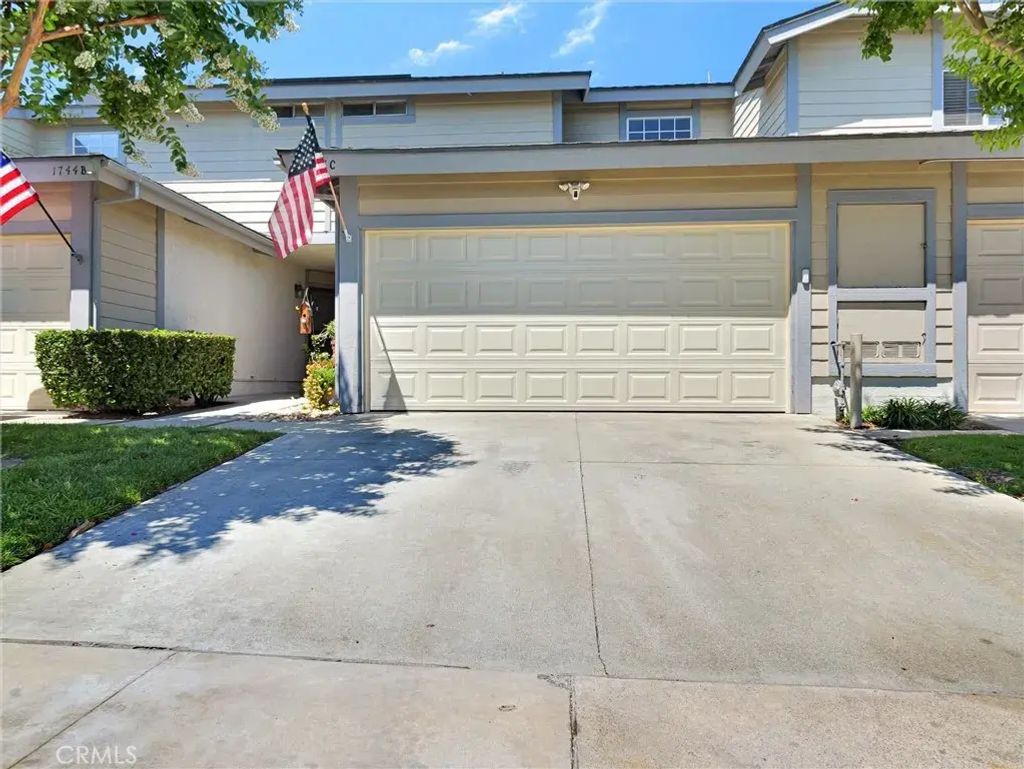 1744 Forum Way C, Corona