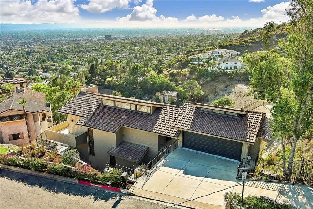 1369 Paseo Redondo, Burbank