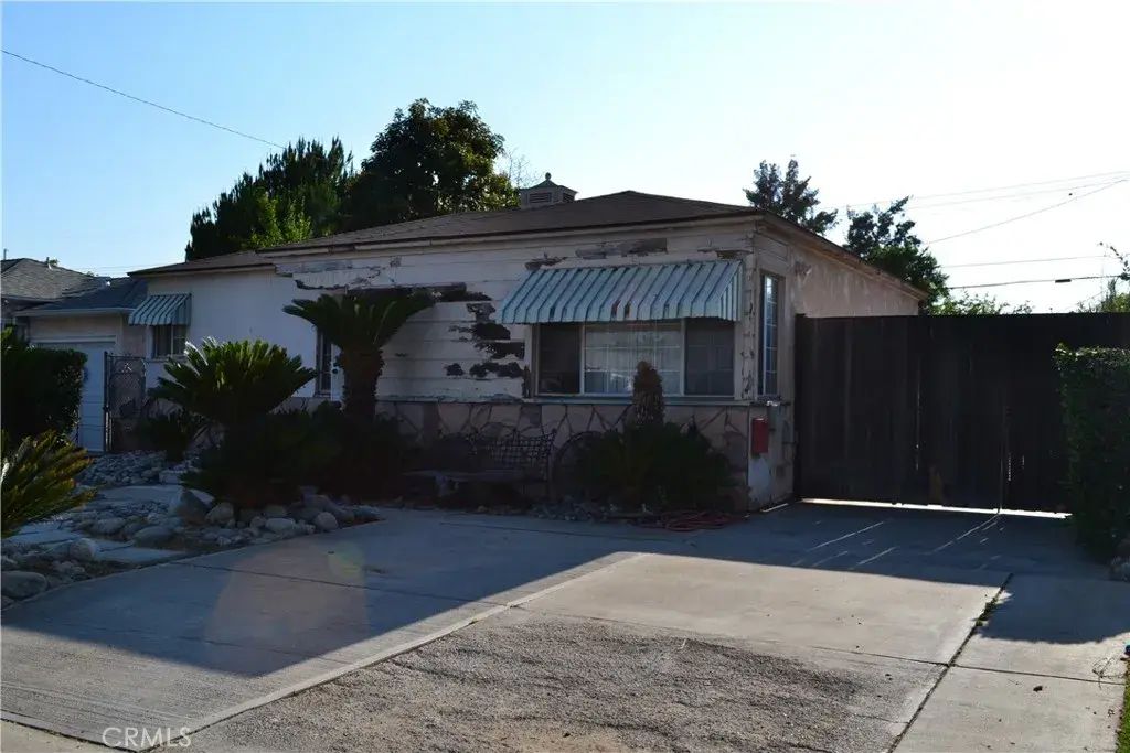 2121 N Pass Avenue, Burbank