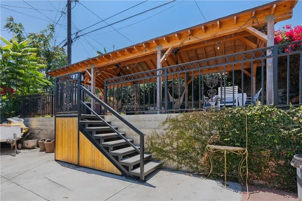 13207 S Carlton Avenue, Los Angeles