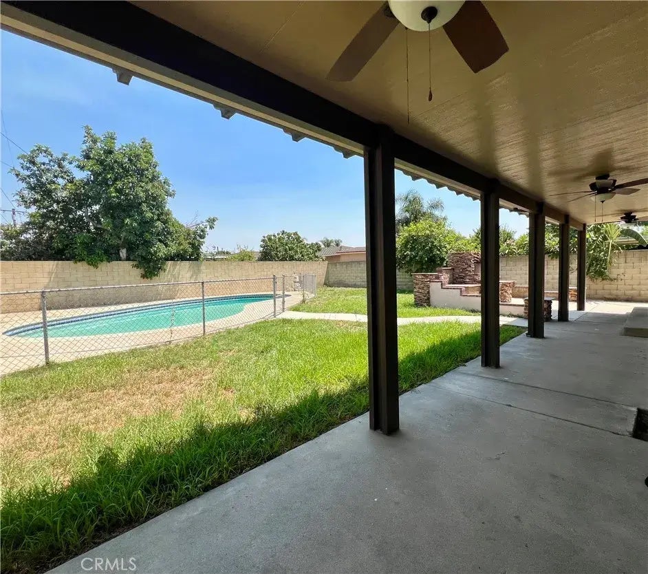 8203 Redwood Avenue, Fontana