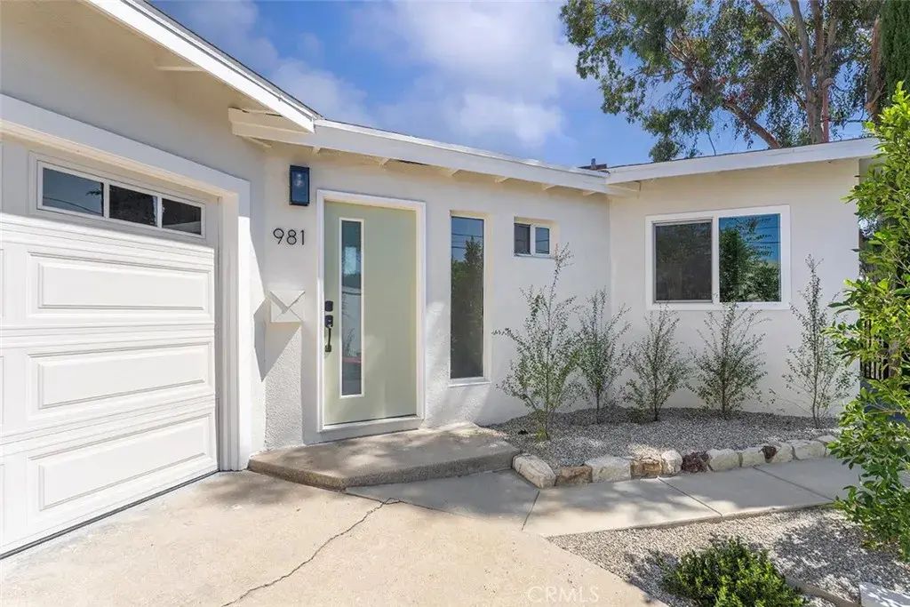 981 Nordica Drive, Los Angeles