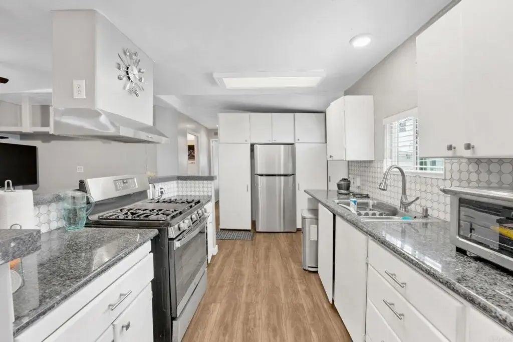 1165 Hollister Space 26, 