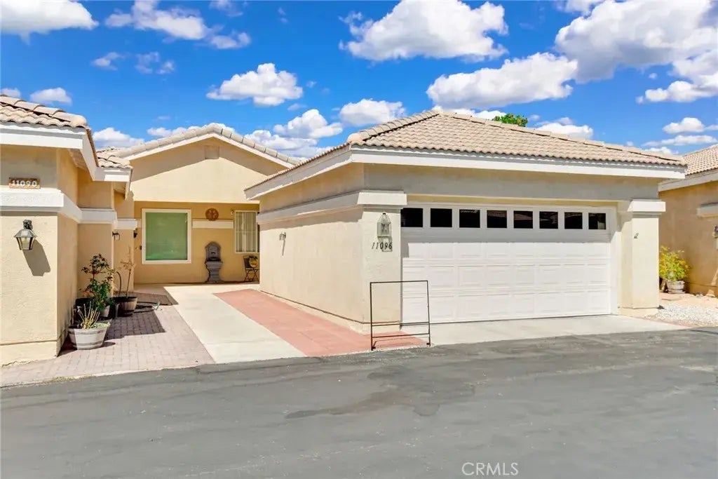 11096 Sandy Lane, Apple Valley