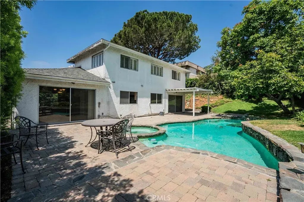 2396 Venus Drive, Los Angeles