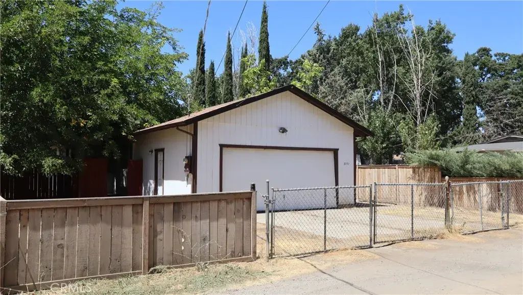 3771 Manchester Avenue, Clearlake